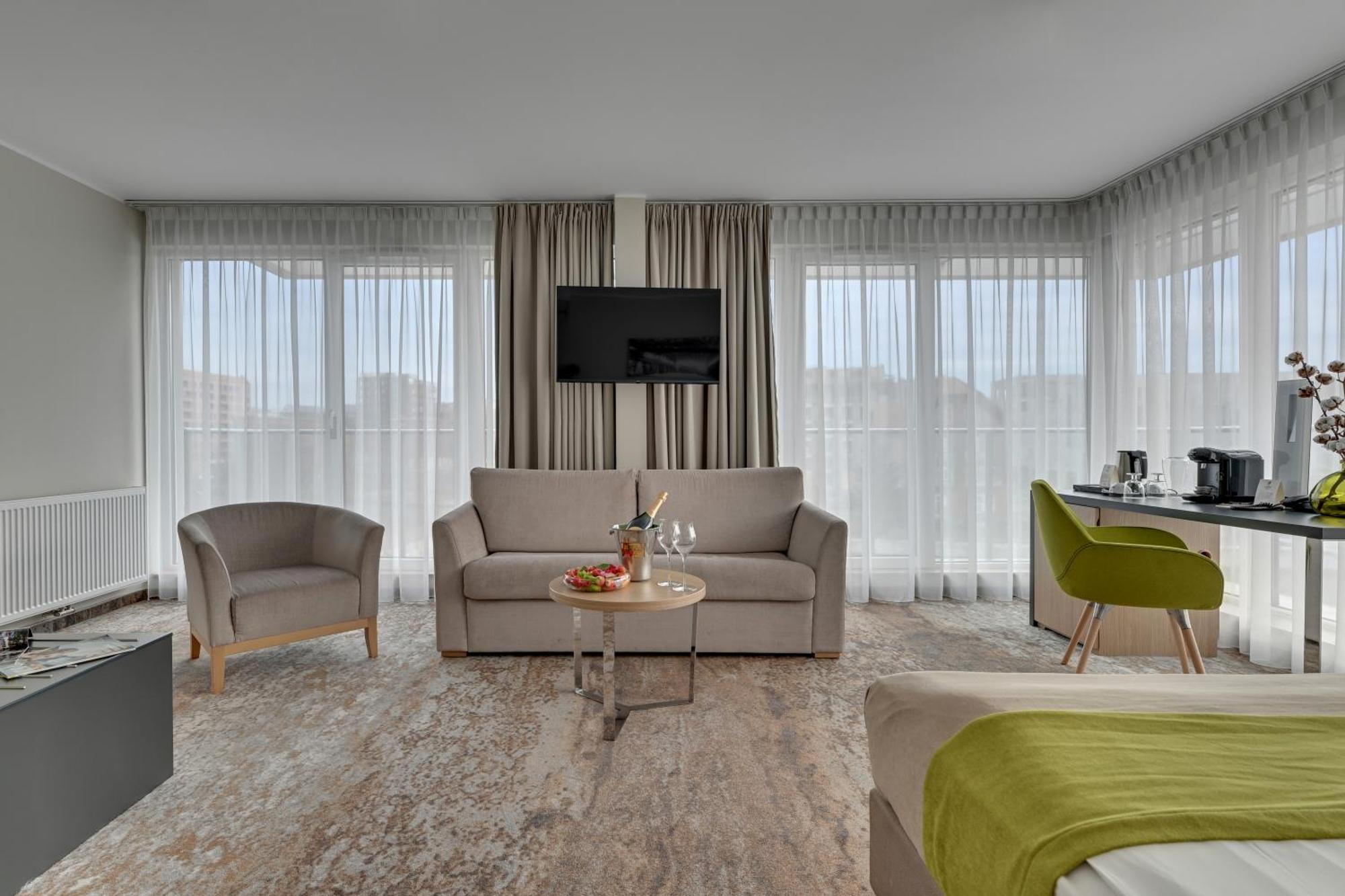 Hotel Almond Business & Spa By Grano - Grano Hotel Gdansk Riverside Buitenkant foto